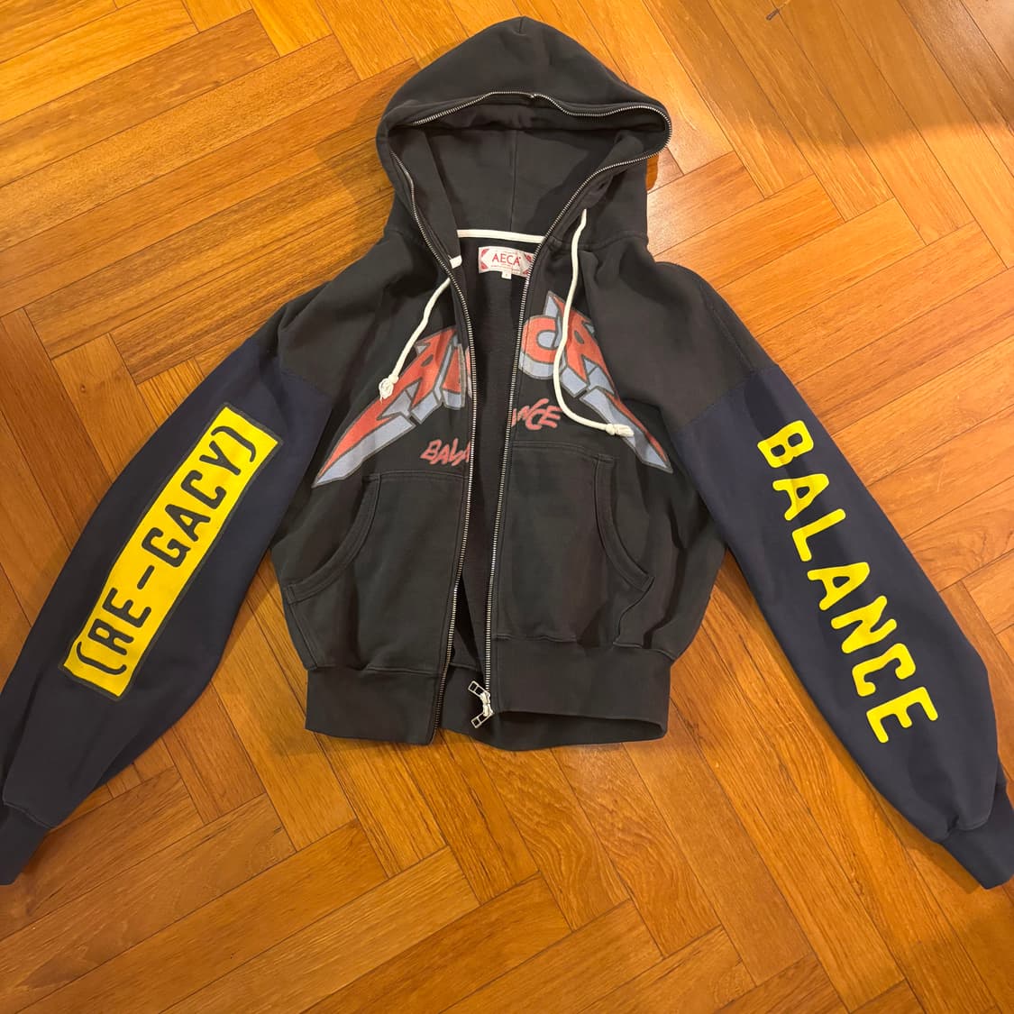 (키키 착용) 에이카 화이트 후드집업 s 상품이미지4