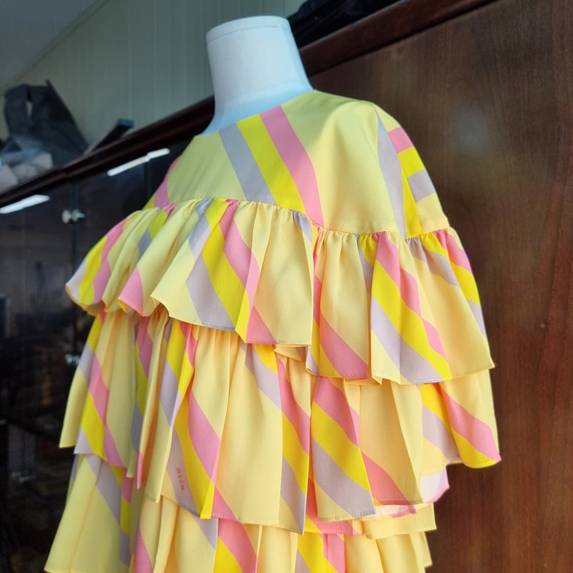 MSGM 멀티컬러 프릴 원피스 (55-날씬66/표기42) 상태최상 상품이미지4