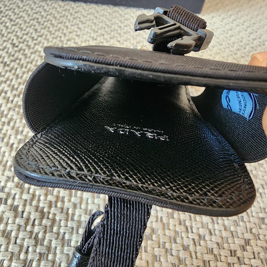 미사용품 프라다 삼각로고 리나일론 테수토 폰 파우치 시가렛 케이스백 상품이미지8