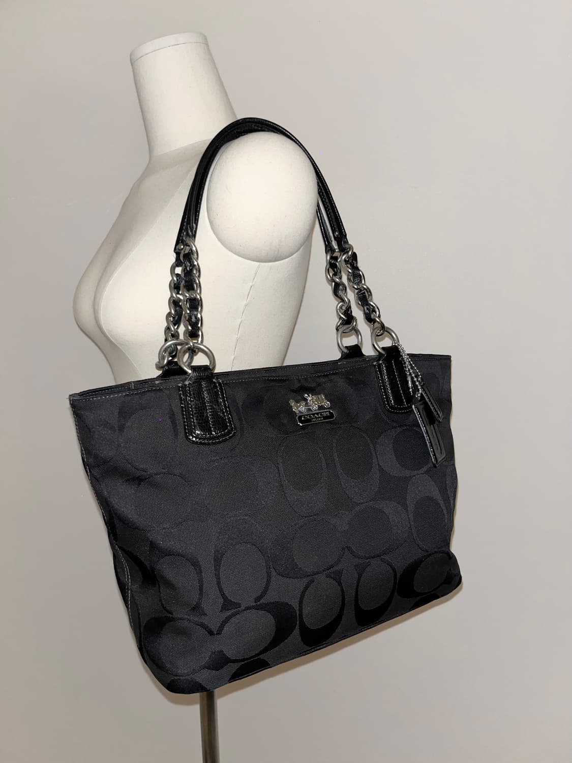 📦Coach allblack shoulder bag 상품이미지3