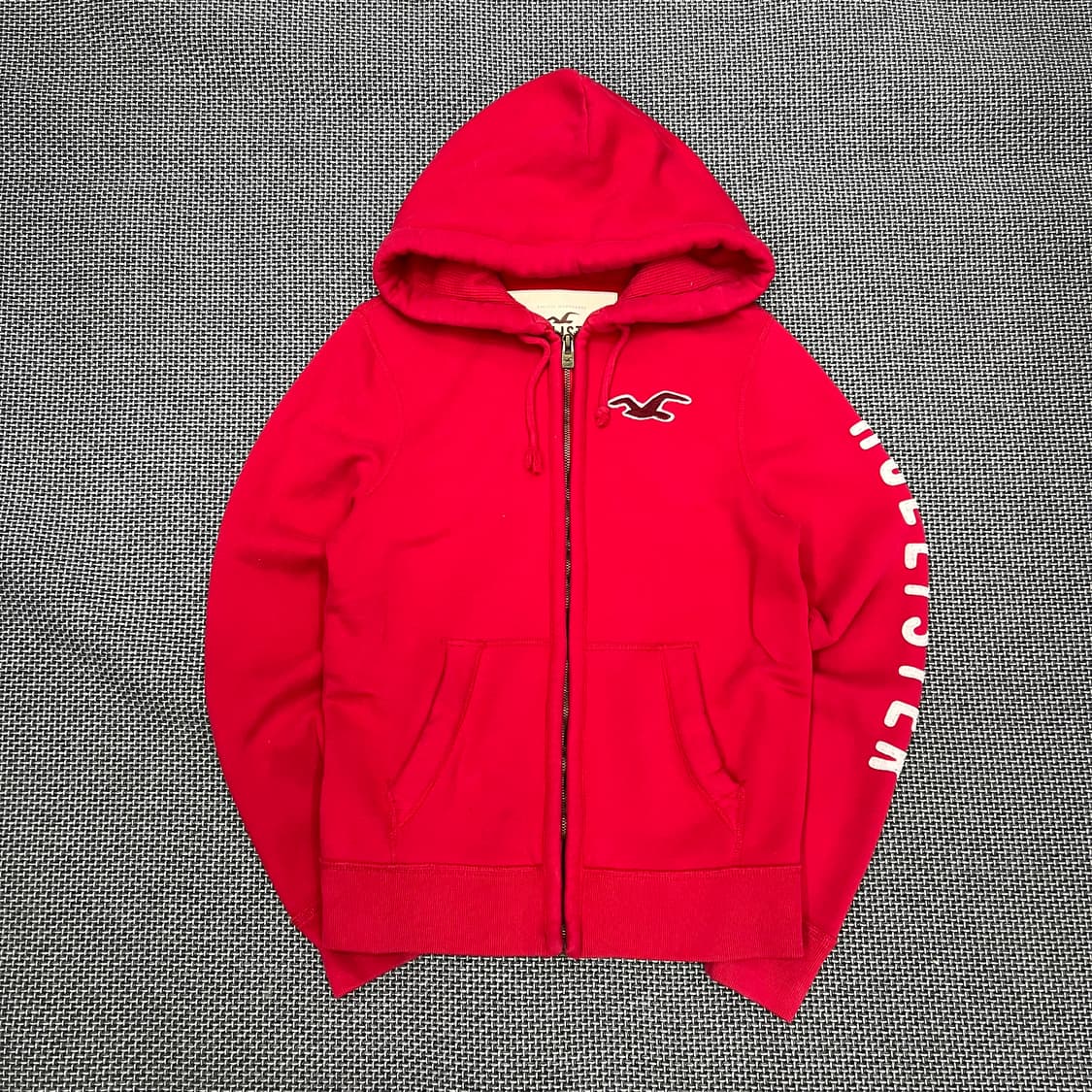 홀리스터 레드 암레터링 후드집업 상품이미지1