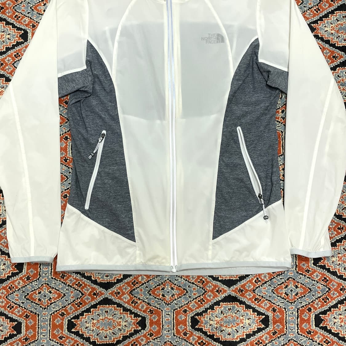 노스페이스 화이트 경량 바람막이 자켓 여성S 상품이미지3