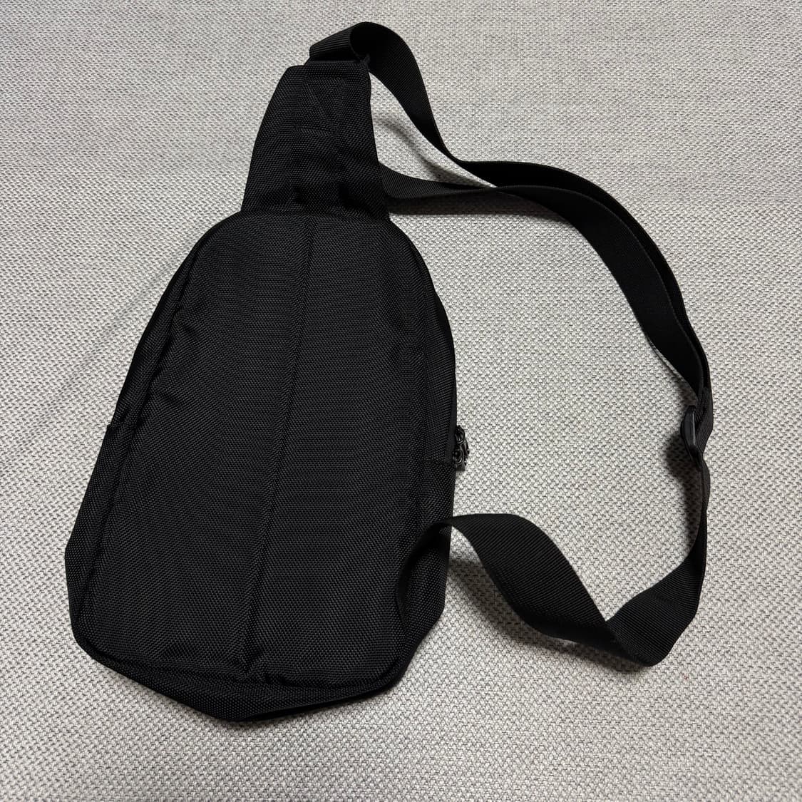 라이프워크 블랙 슬링백 상품이미지3