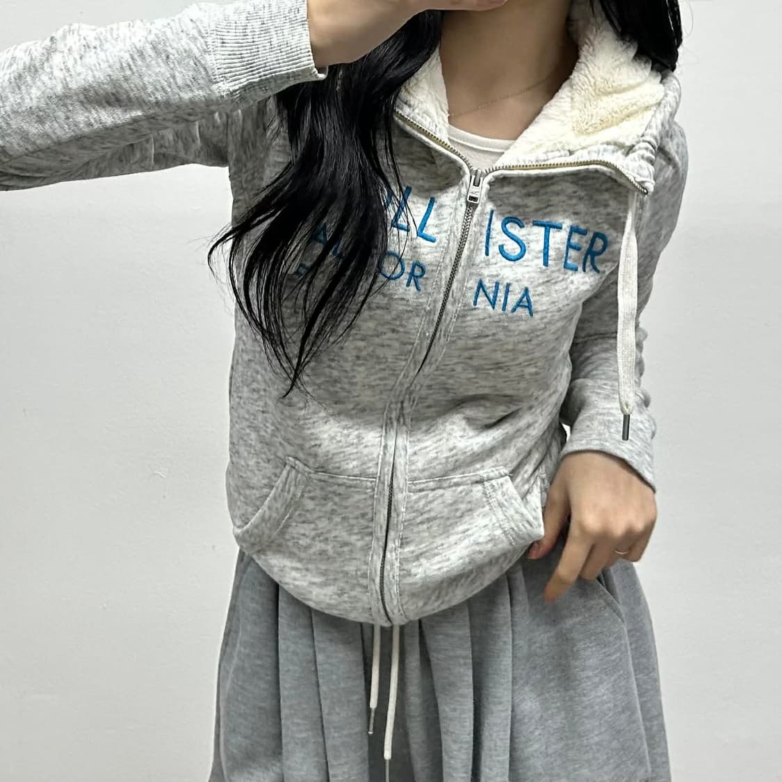 홀리스터 y2k 양털 울프죠 그레이 스웻 후드집업 희귀져지(M) 상품이미지2