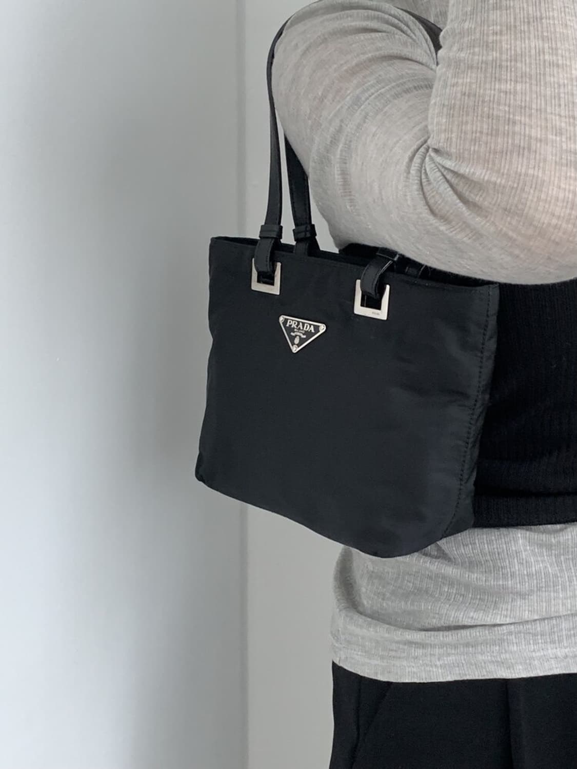 프라다 포코노백 미니 숄더백 상품이미지8