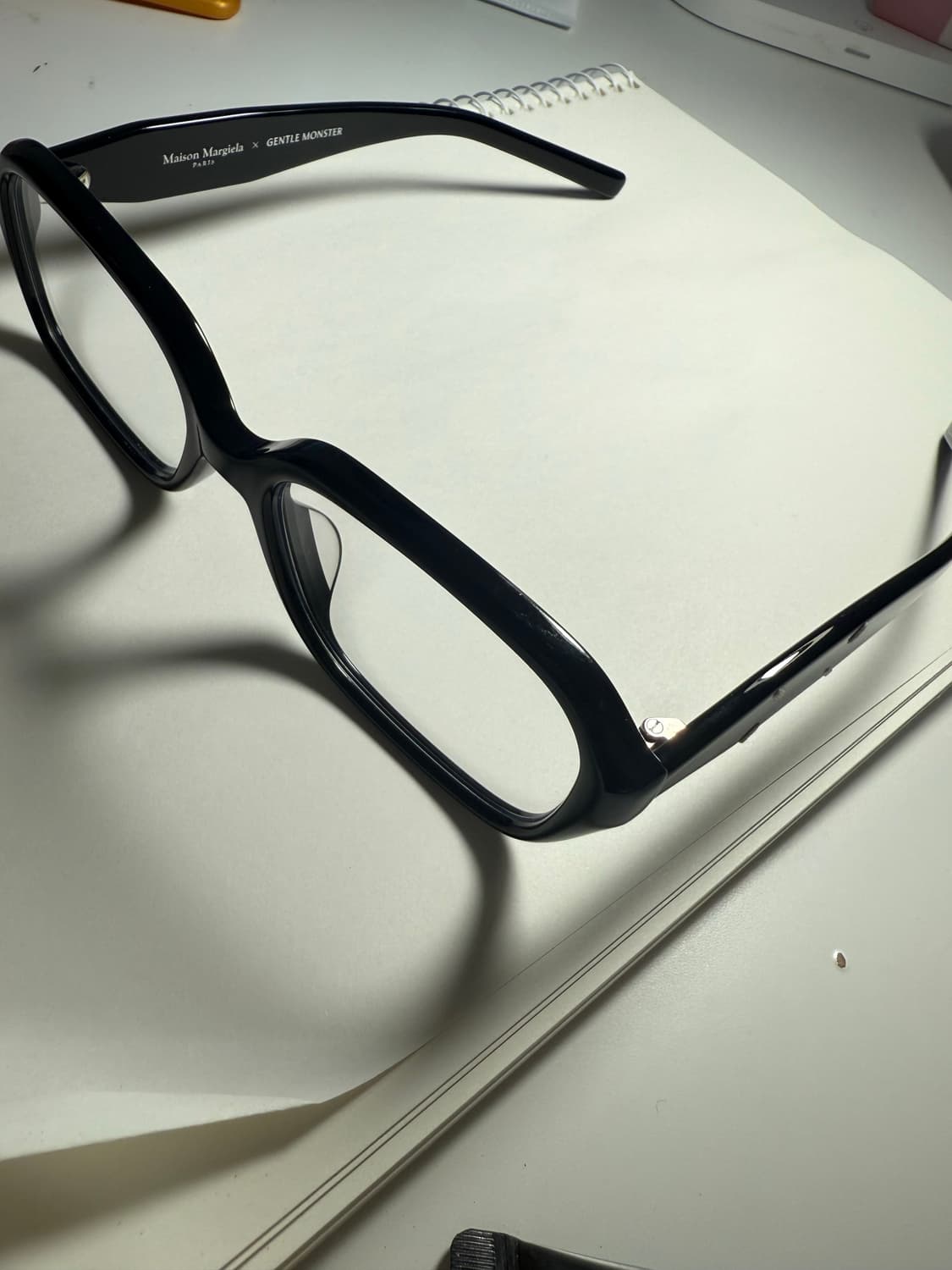 젠틀몬스터 메종 마르지엘라 MM212 01 블랙 상품이미지1