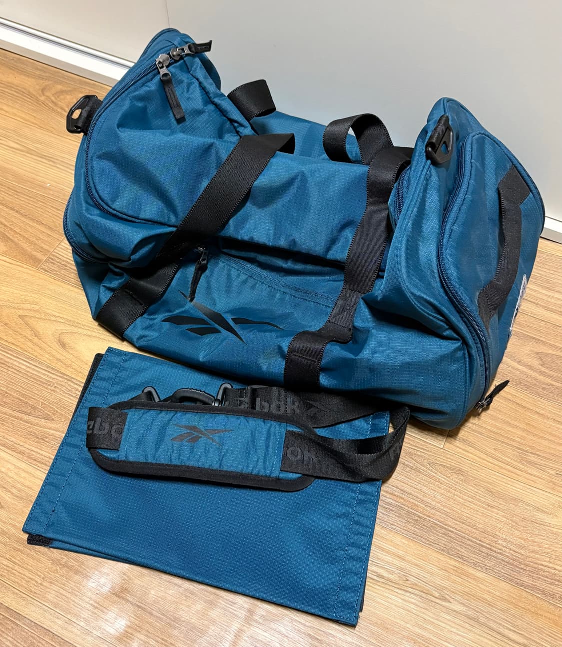 리복 애슬릿 GYM 더플백 블루 상품이미지2