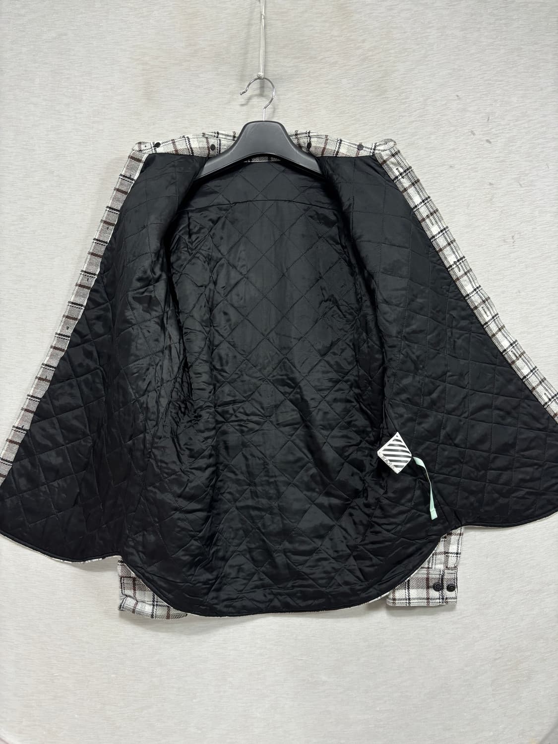 오프화이트 퀼팅안감 셔츠아우터 상품이미지5