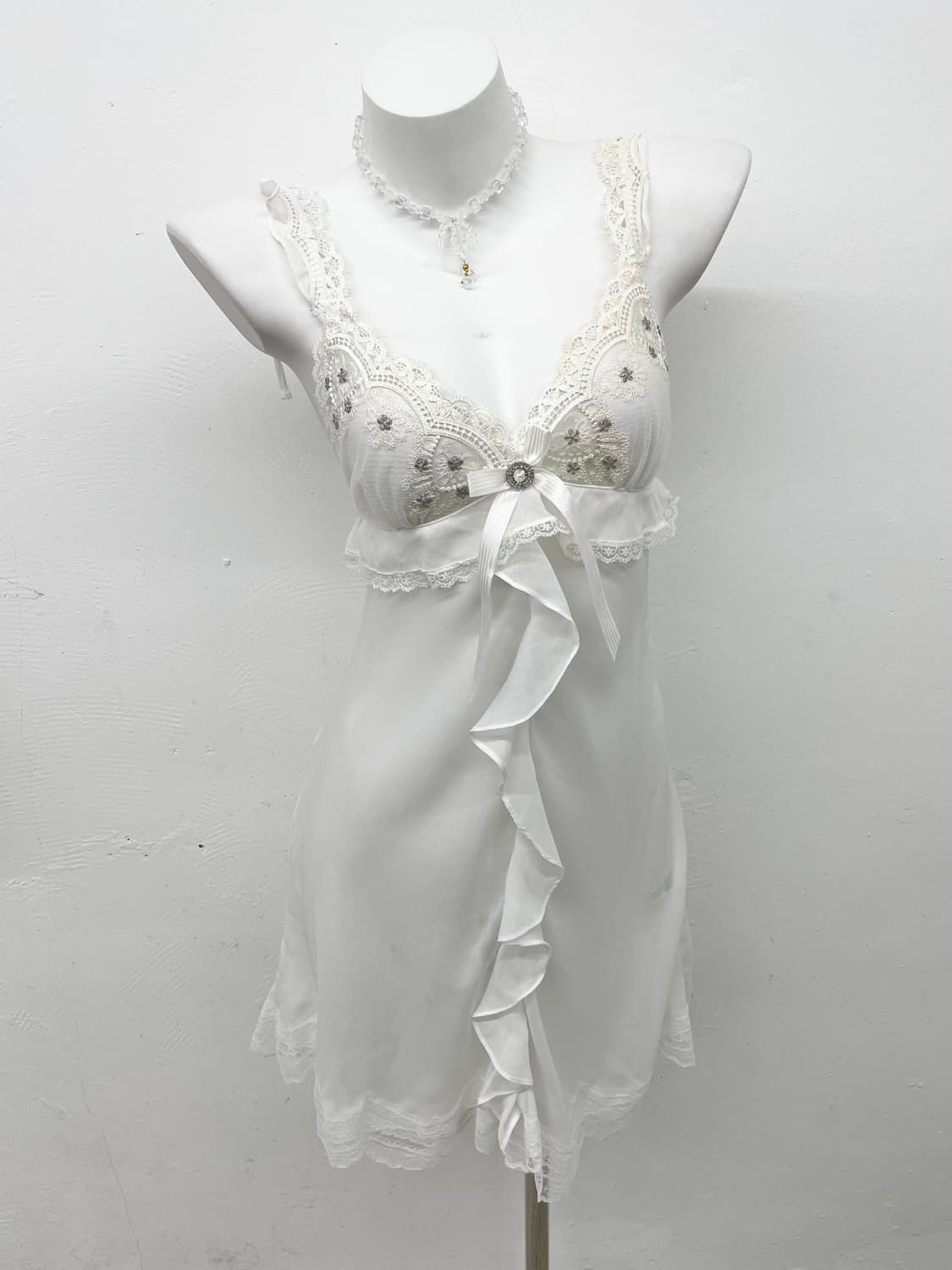 에블린 화이트페어리 시어 프릴 슬립 상품이미지1