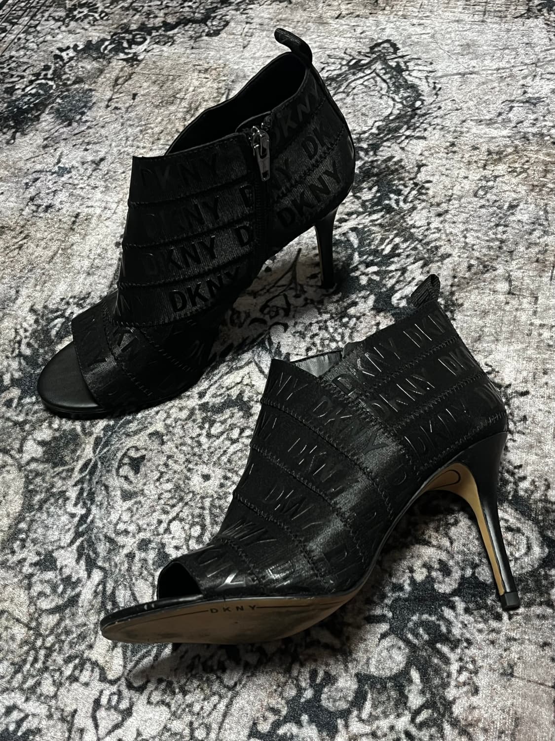 DKNY Issa Multi-Strap Sandal heels 235 상품이미지3