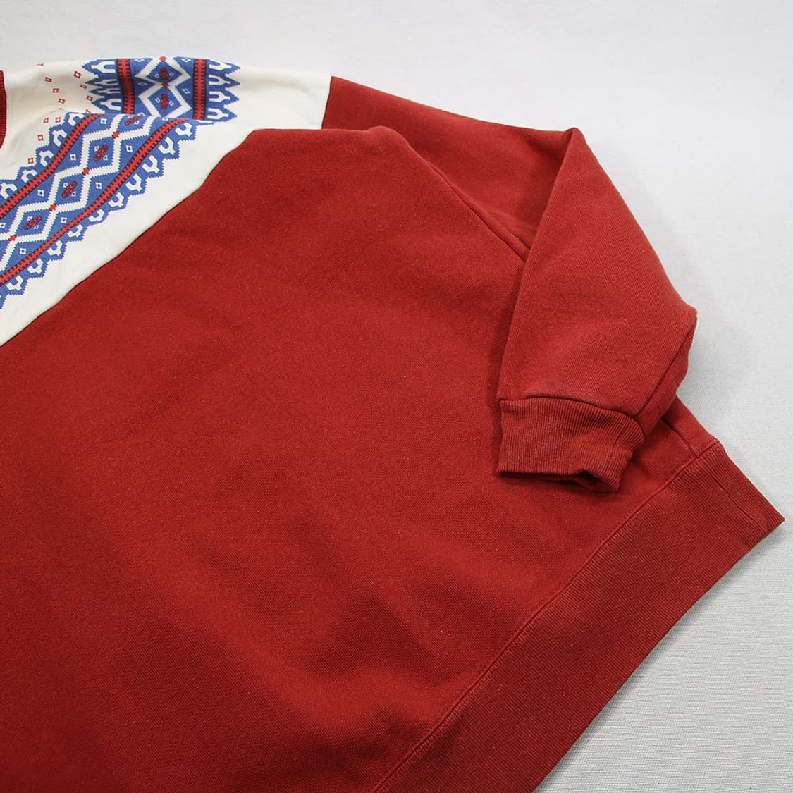 (착용컷) BEAMS 스노우 패턴 스웻 셔츠 (남성용 100) 상품이미지6