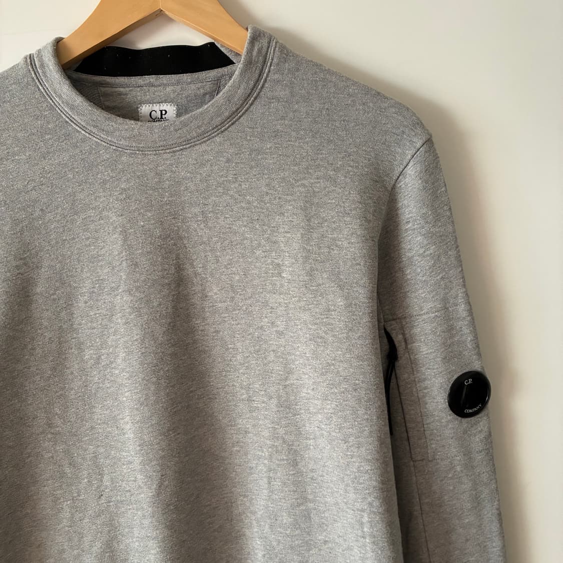 CP컴퍼니 맨투맨 상품이미지2