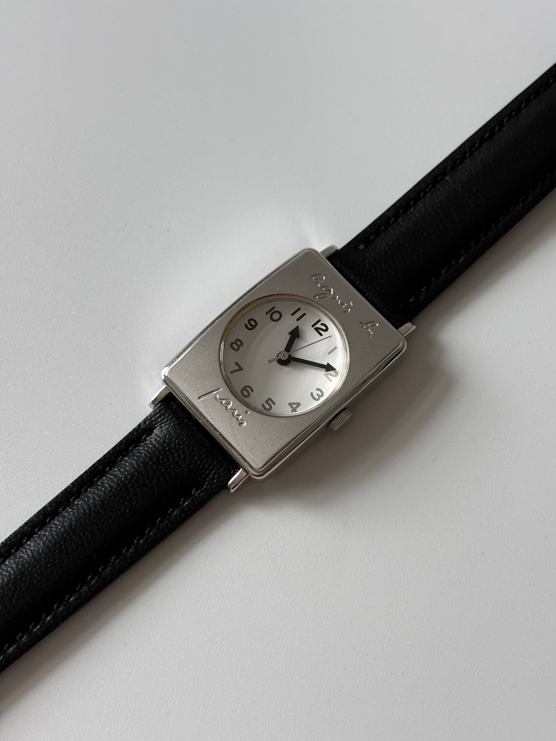 아네스베 Agnès b. 실버 스퀘어 쿼츠 여성 상품이미지1