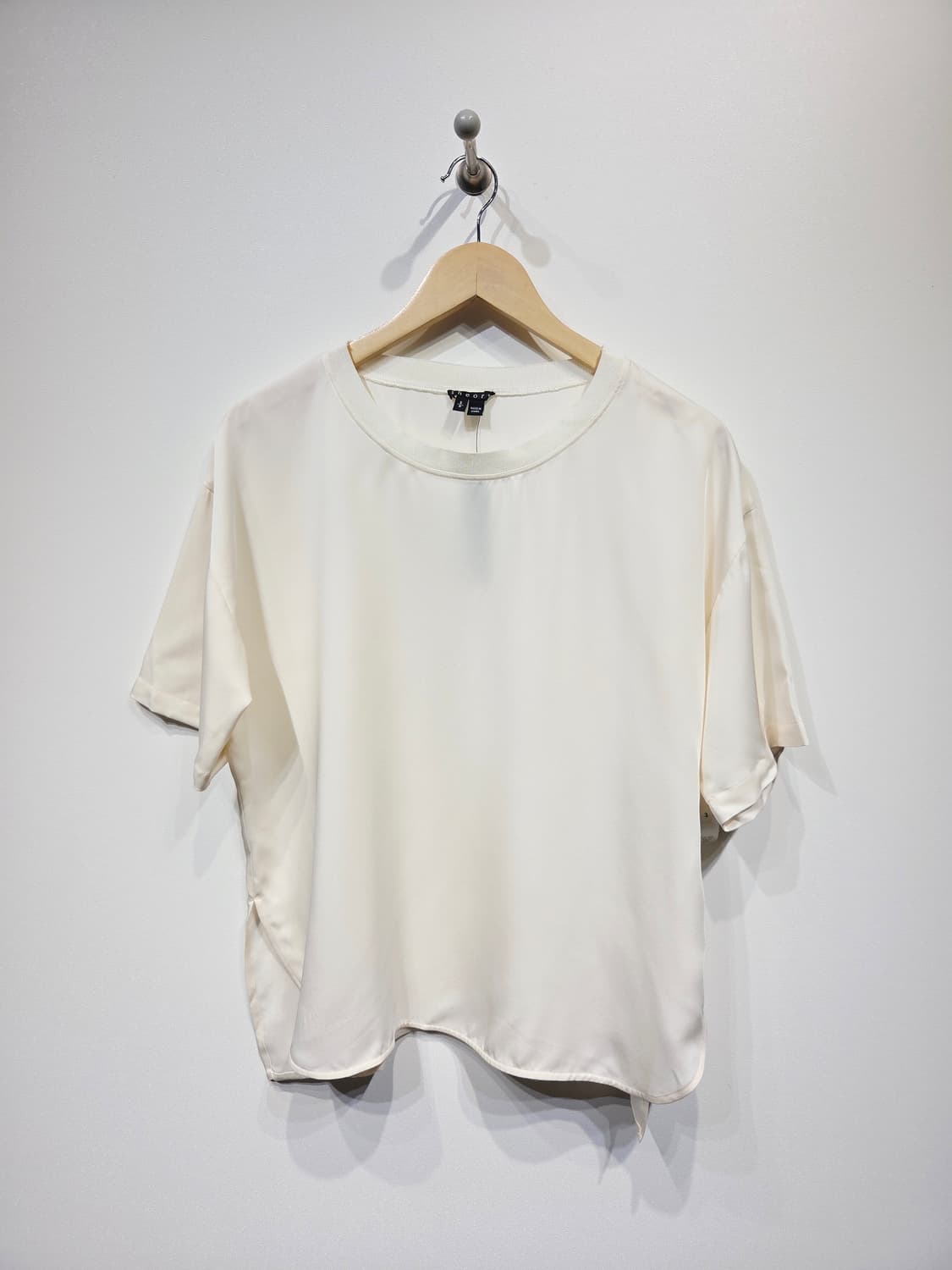 띠어리 Theory 아이보리 실크 반팔_S 상품이미지2