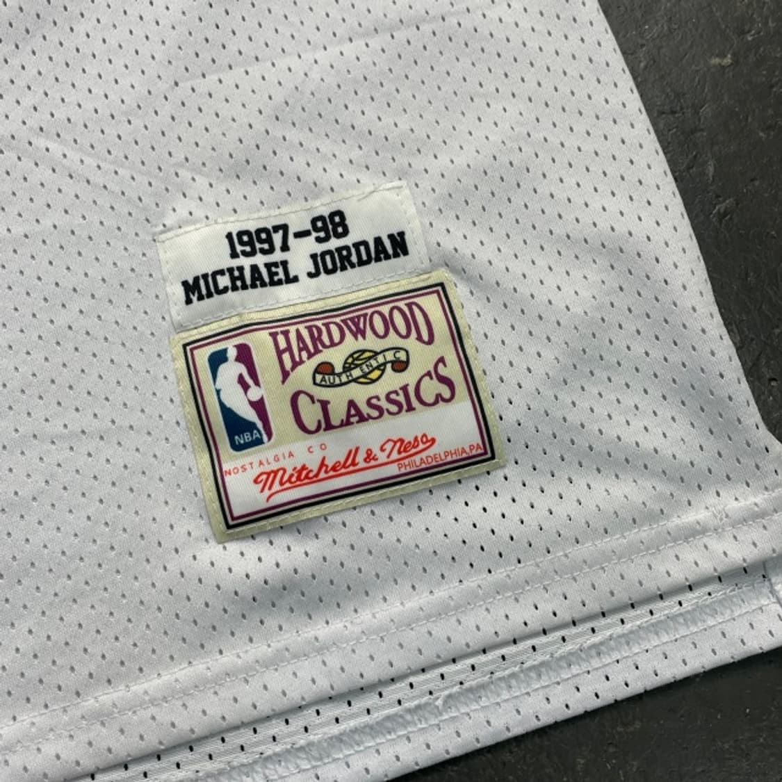 100 미첼엔네스 마이클 조던 97-98 유니폼 상품이미지3