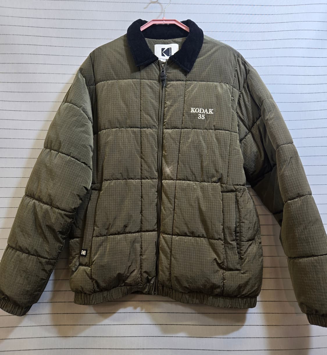 코닥 35주년 숏 패딩 자켓 카키색 상품이미지1