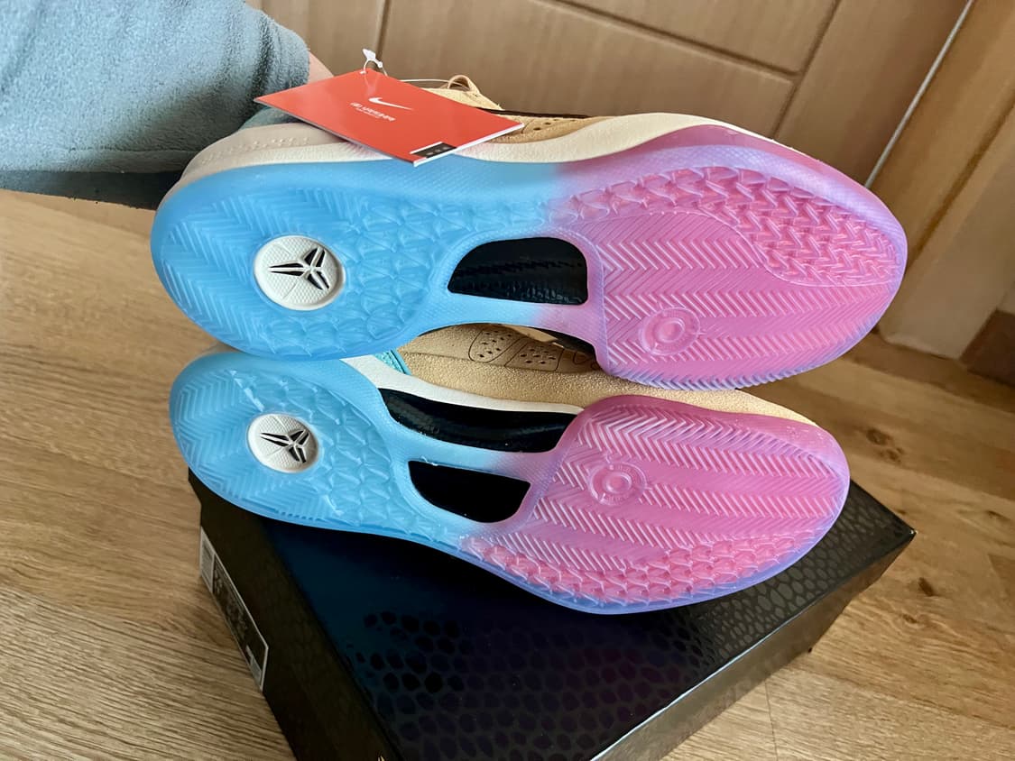 275)새상품 나이키 코비8 프로트로 시엠플레바로크 브라운 상품이미지6