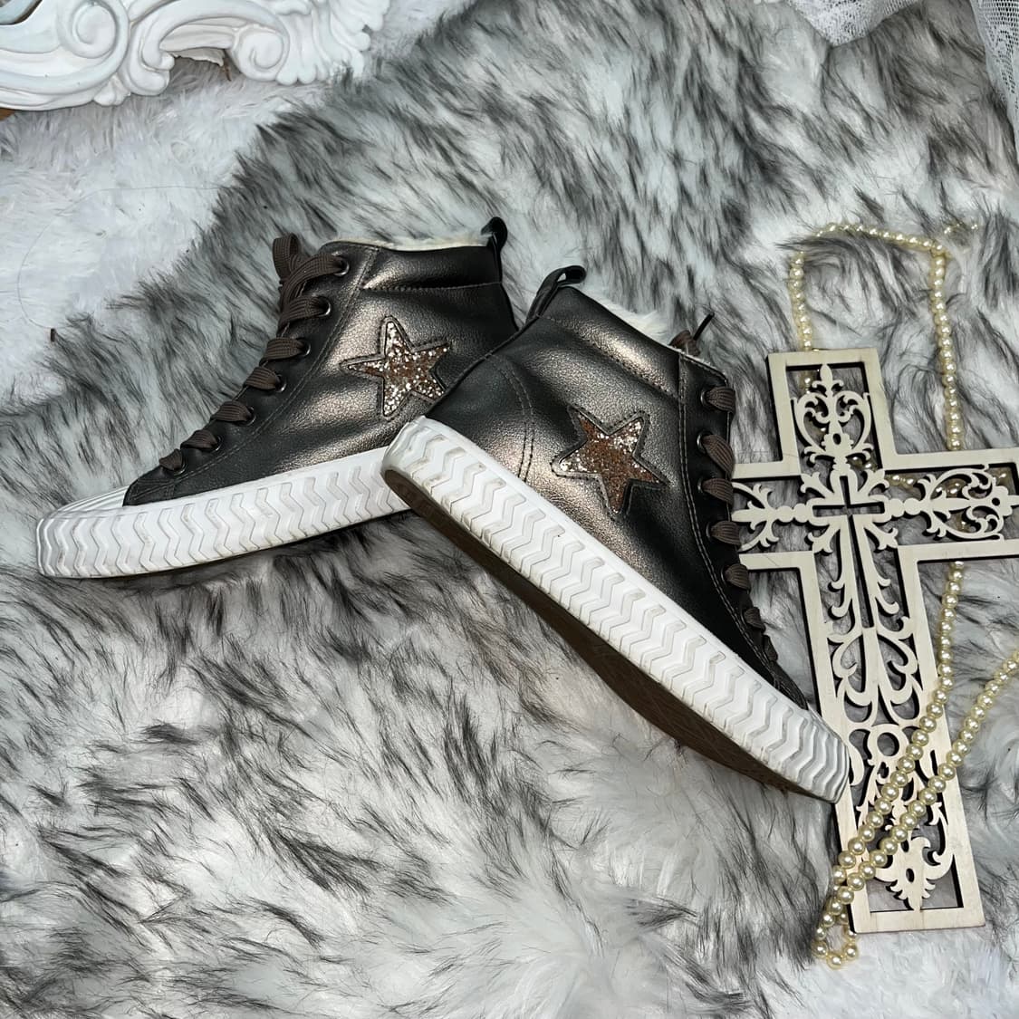 빈티지 스타 골드 퍼 스니커즈 상품이미지1