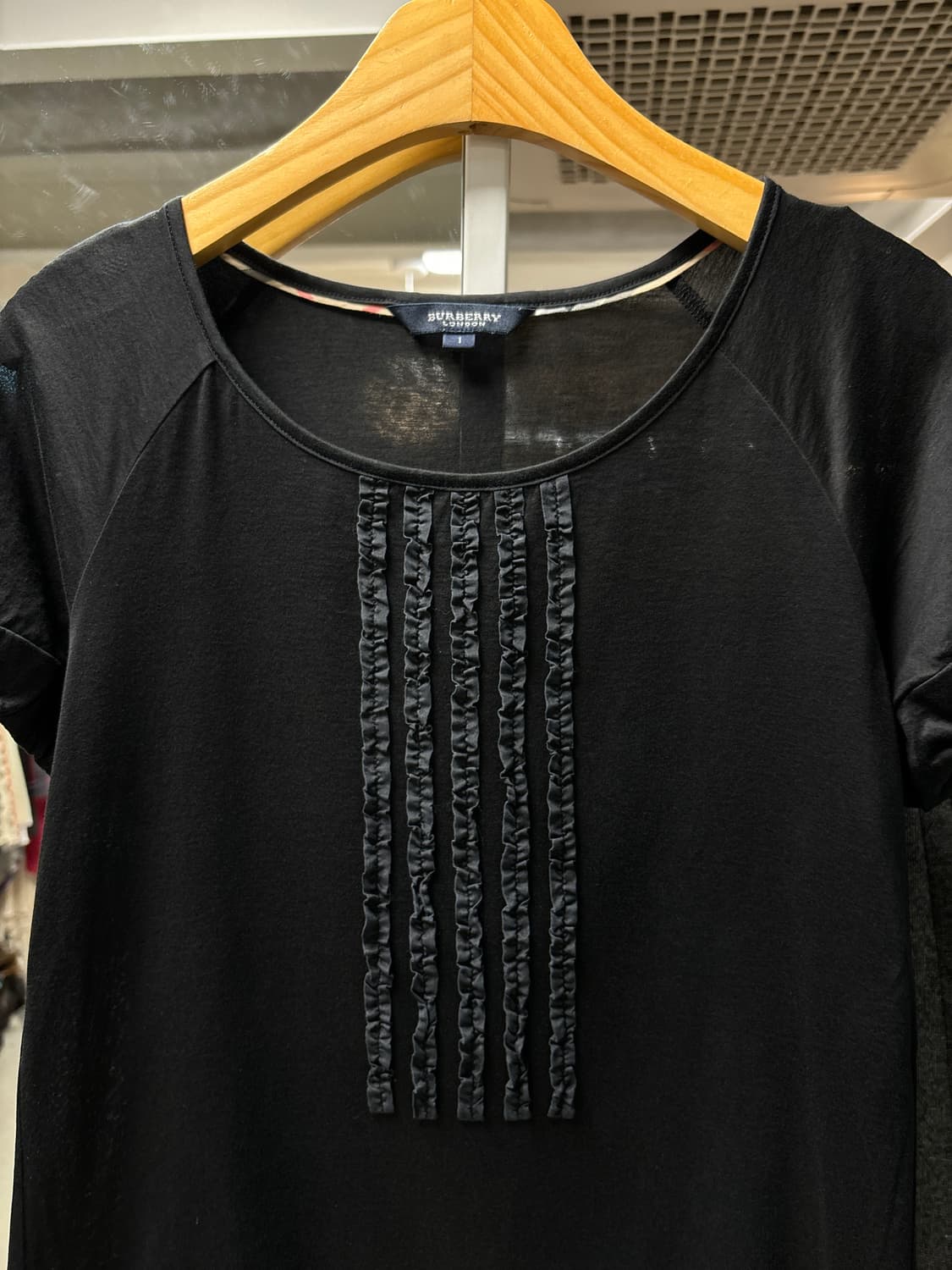 버버리 런던 프릴 티셔츠 상품이미지3