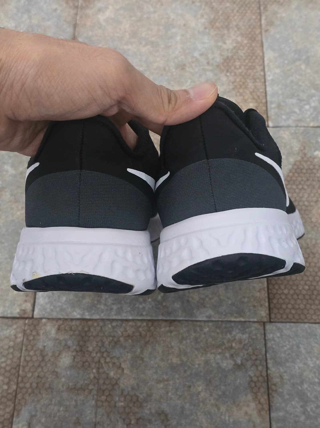 (250)나이키 레볼루션 5 검흰 상품이미지7