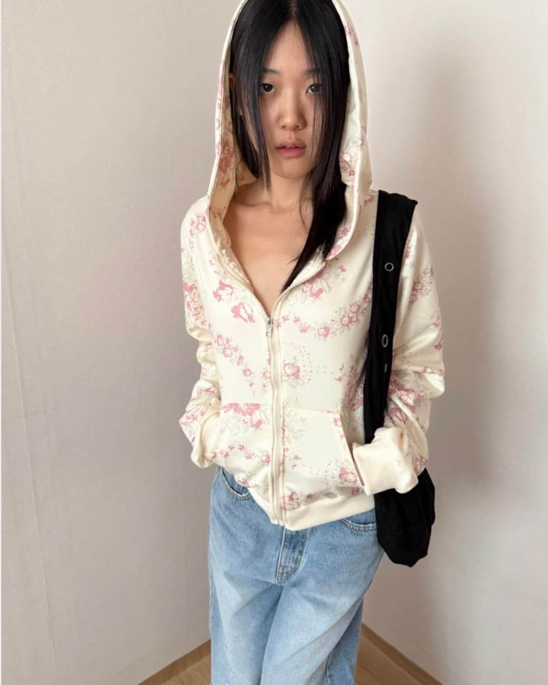 팁씨 celain rose zip hoodie 구해요 ㅜㅜ 상품이미지2