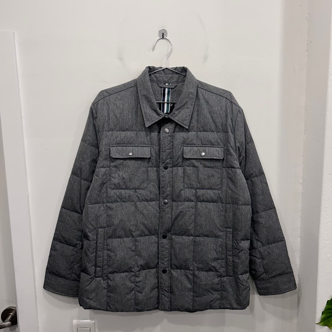 채리어트 덕다운 라이트웜 버튼 경량패딩 상품이미지2