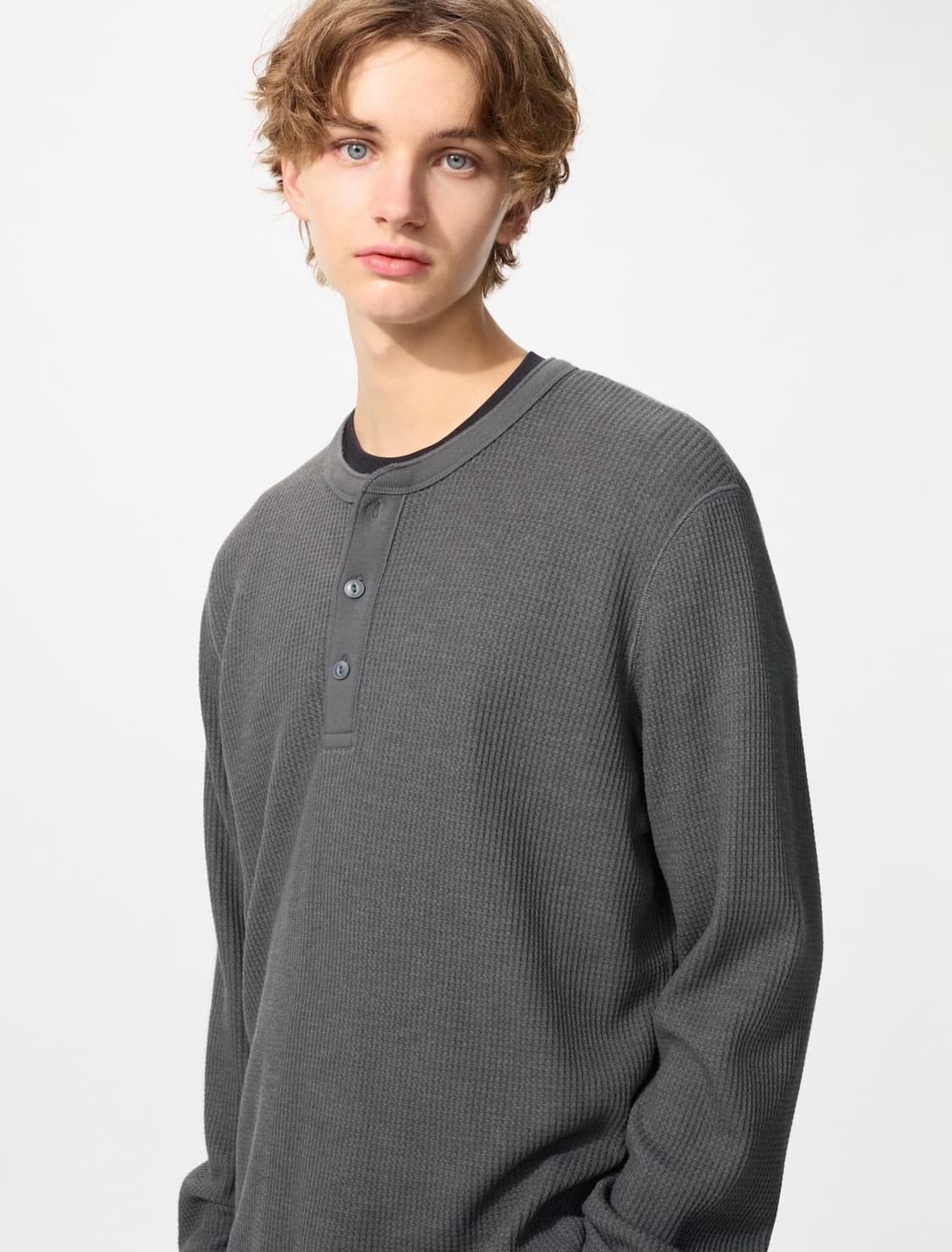 유니클로 와플헨리넥 긴팔티셔츠 그레이 상품이미지1