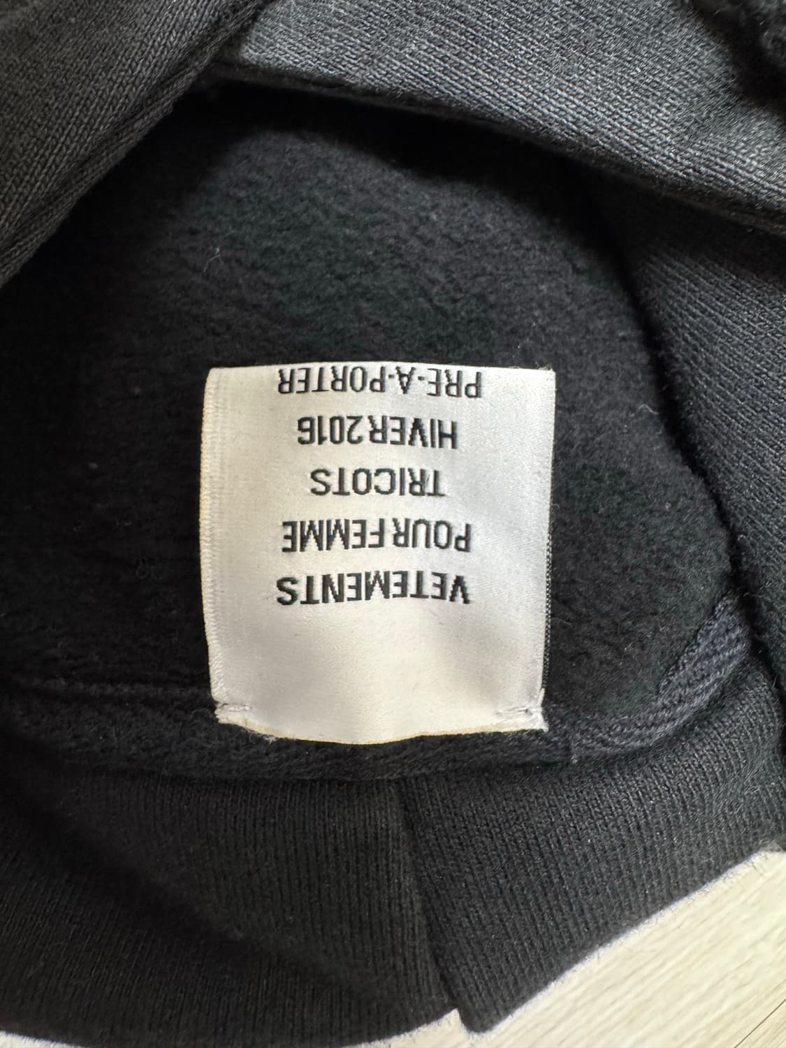 [VETEMENTS] 16FW 초판 메탈 로고 후드 (XS / 정품) 상품이미지5