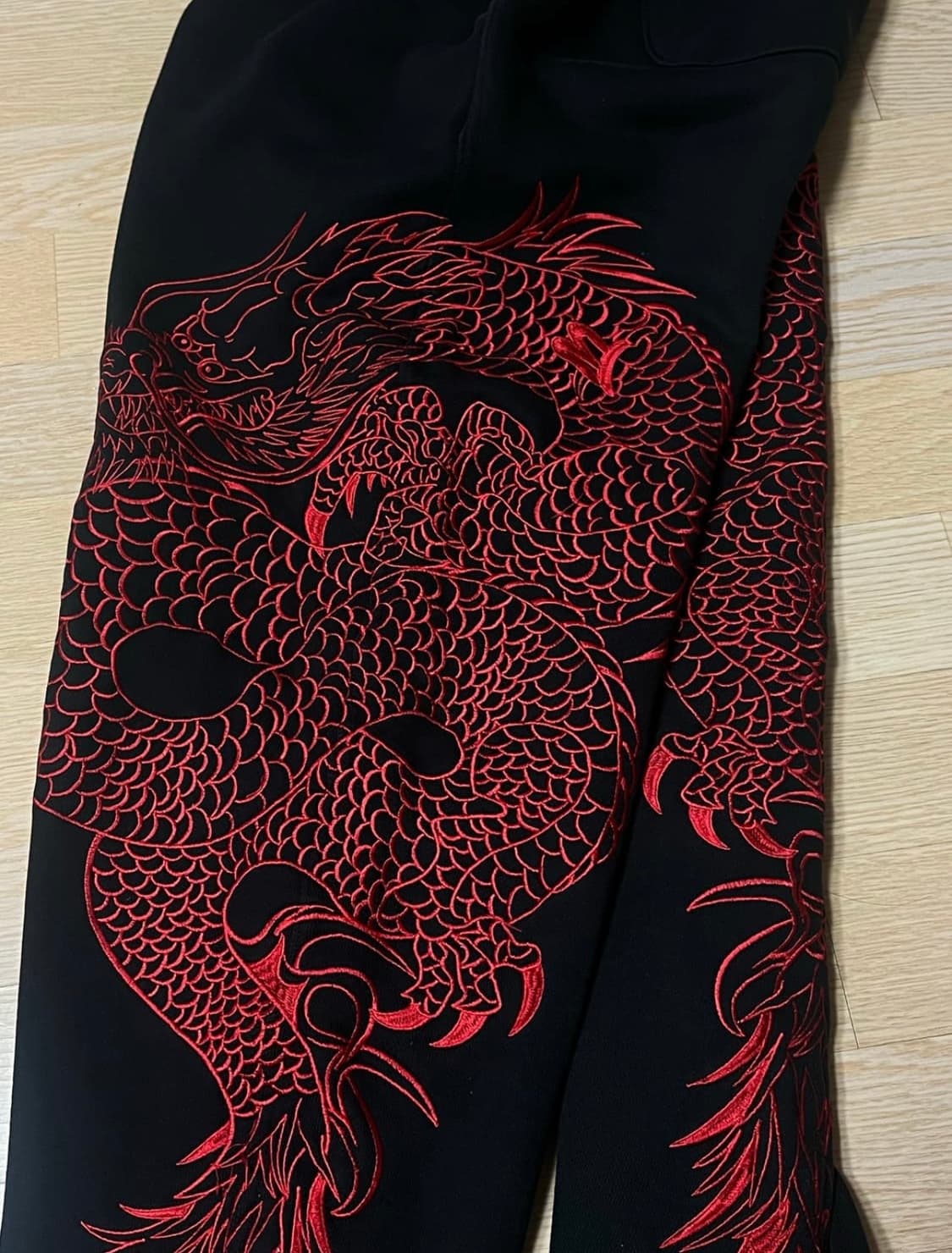 Tug Club 떠그클럽 용바지 자수 3주년 한정판 바지 팔아요 상품이미지5