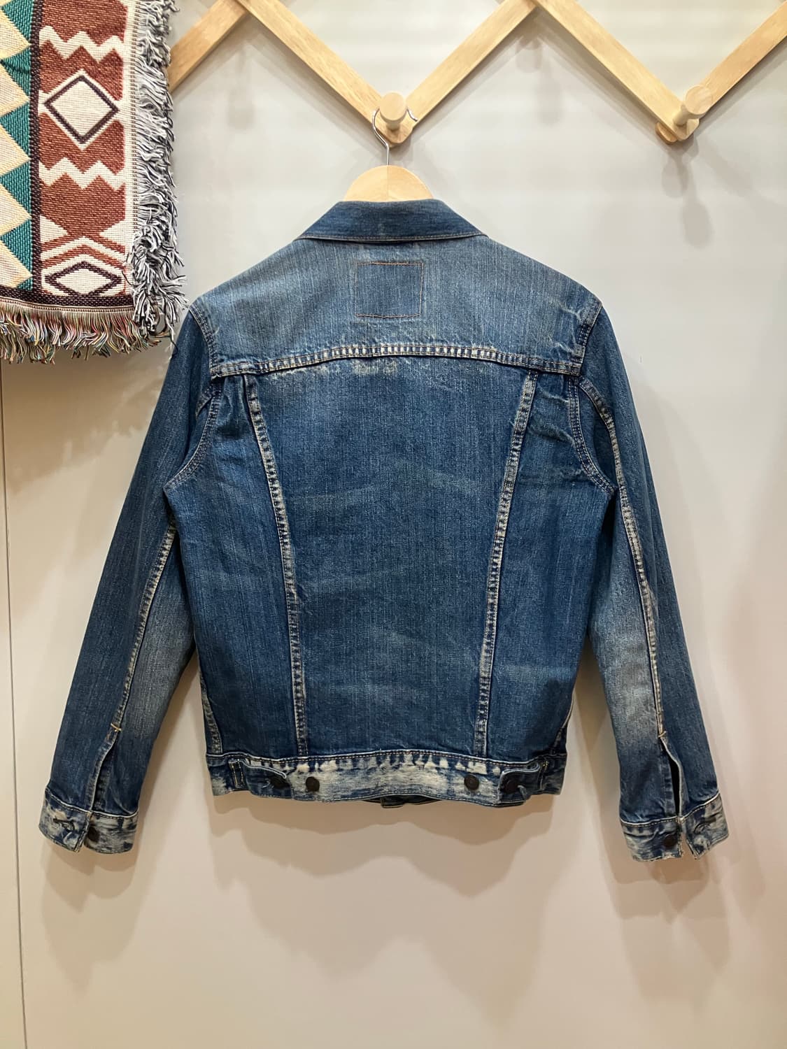 LEVIS 리바이스 워싱데님 트러커자켓 상품이미지5