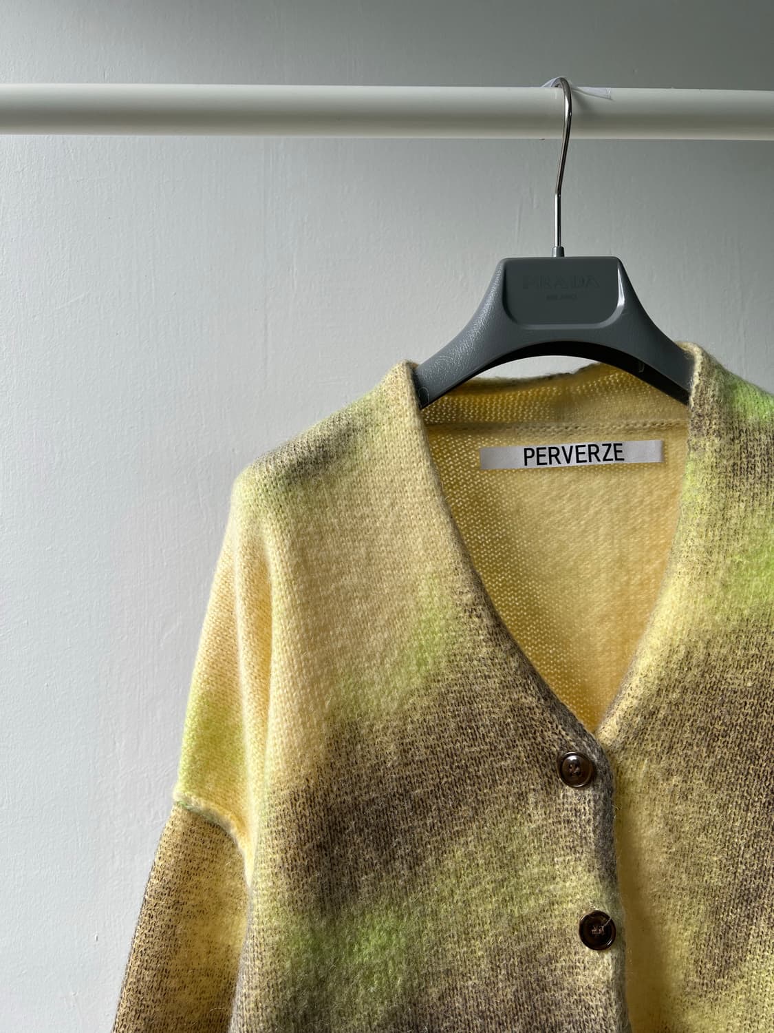 에크루 퍼버즈 가디건 상품이미지3