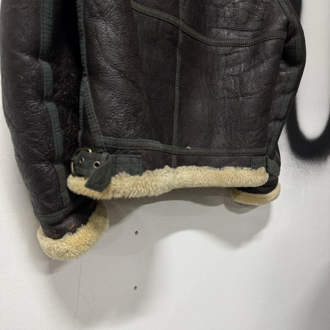 90-00s 100% 쉽스킨 양가죽 , 양털 B-3 무스탕 자켓 상품이미지3