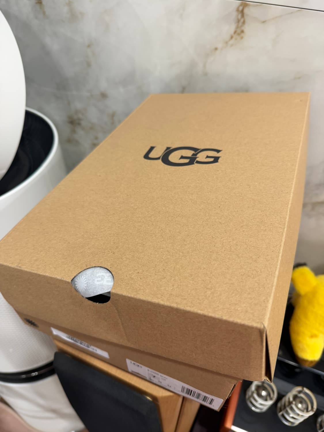 어그 마이크로 240 새상품 상품이미지3