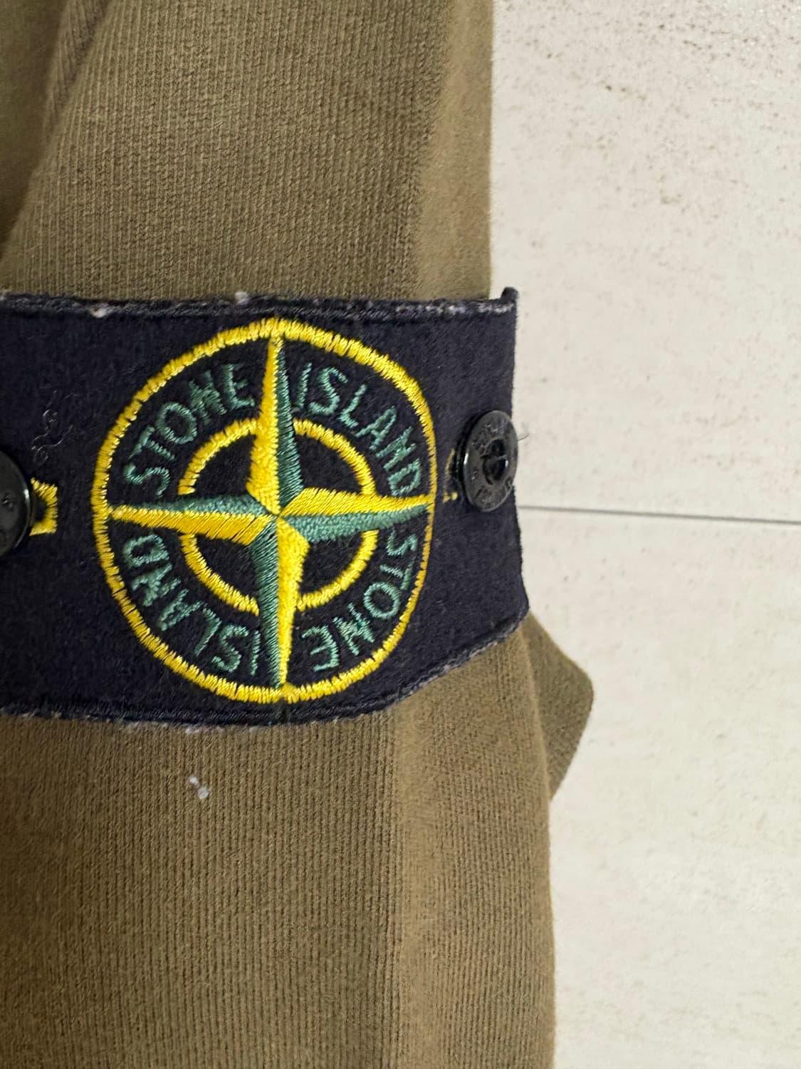 [L] 백화점판 스톤아일랜드 맨투맨 카키 상품이미지2