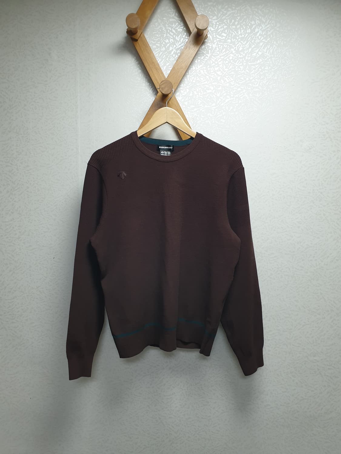 [남100] 데상트골프 라운드 풀오버니트 브라운 상품이미지1