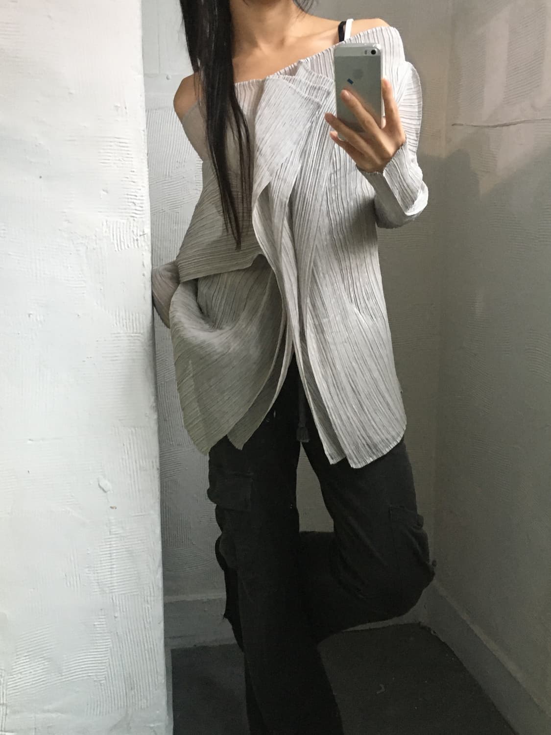 Issey Miyake 이세이미야케 라이트그레이 플리츠 가디건 상품이미지1