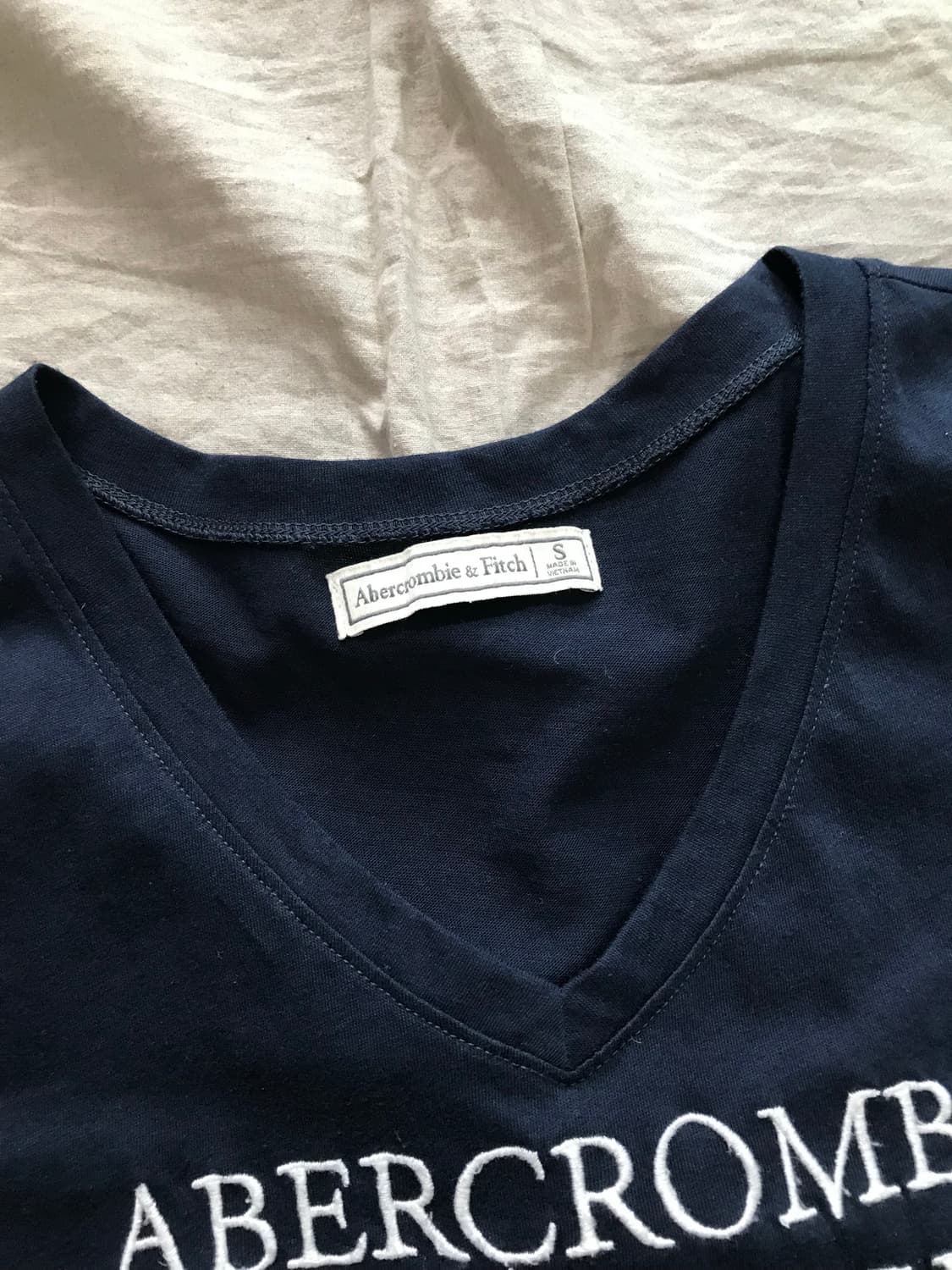 아베크롬비 자수로고 여성라인 브이넥 반팔티 상품이미지6