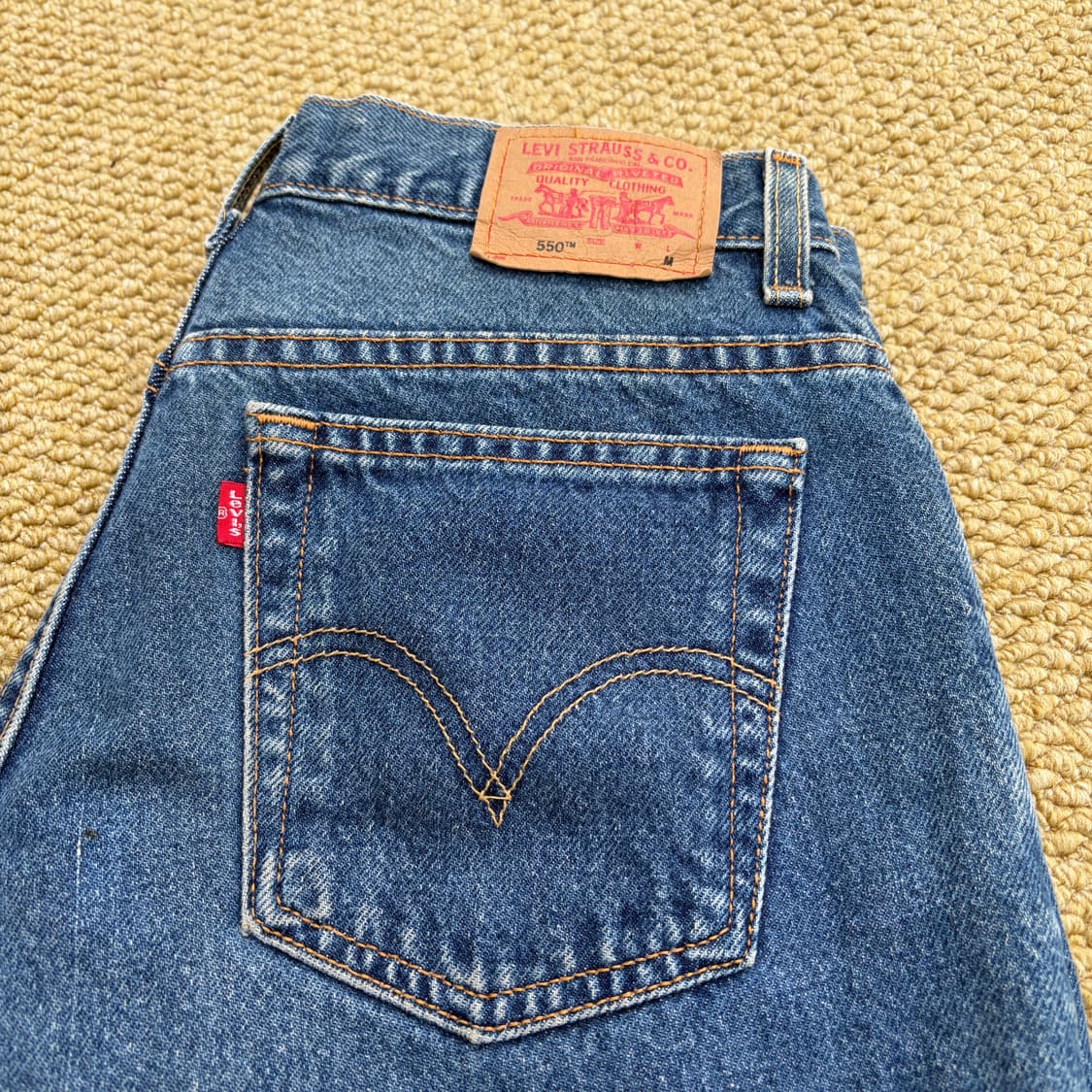 리바이스 550 클래식 릴렉시드 테이퍼드 핏 데님 팬츠 상품이미지4