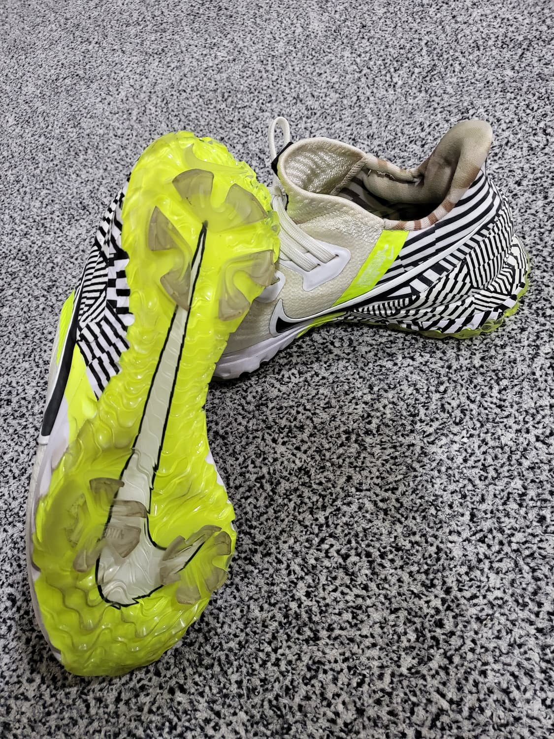 나이키 에어 줌 인피니티 투어 NRG 한정판 볼트 골프화  상품이미지9