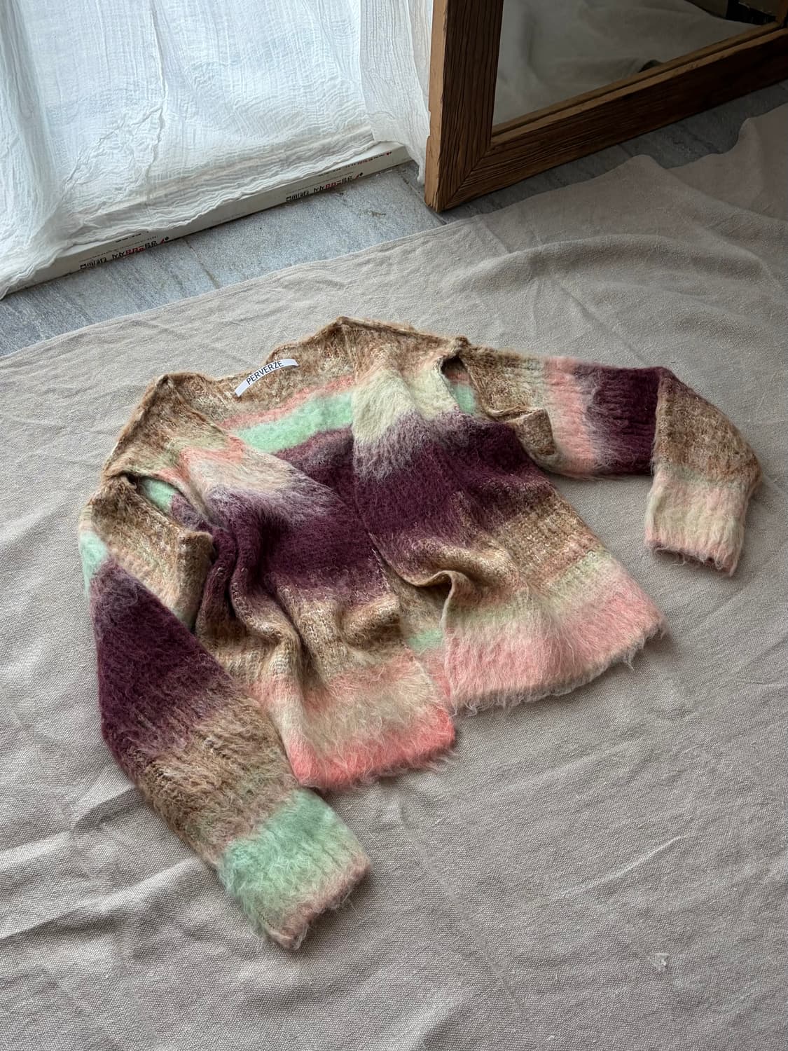 [Perverze] Gradient Stripe Knit Cardigan 상품이미지3