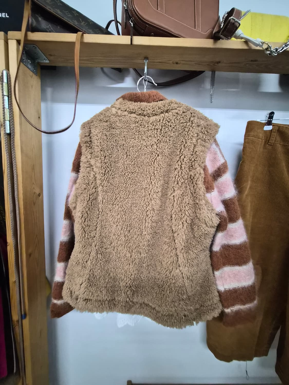 에이글 양털 뽀글이퍼 베스트.베이비알파카 보송니트. 상품이미지4