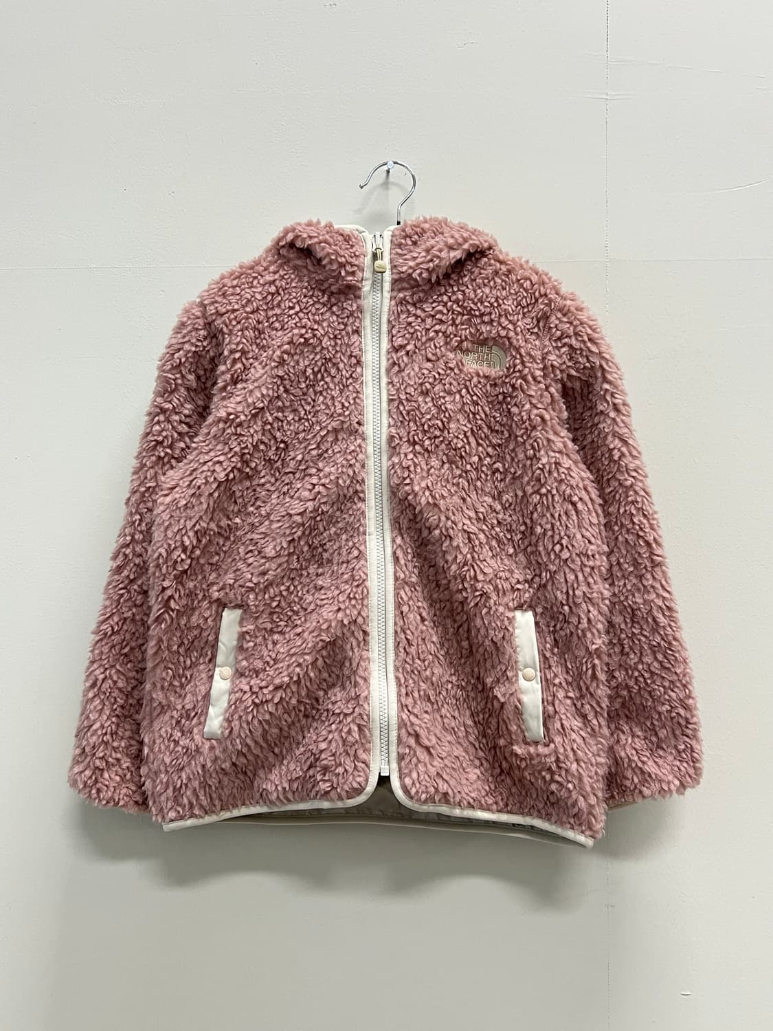 (140) 노스페이스 키즈 리버시블 양털 셰르파 후드자켓 베이비핑크 상품이미지2