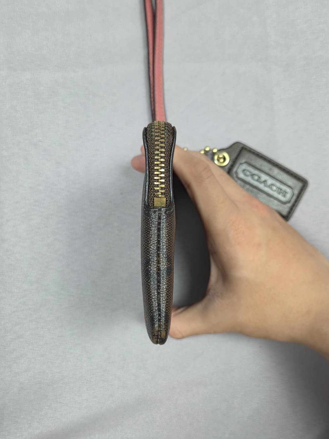 [코치] 시그니처 센터 스트라이프 코너 지퍼 리스트릿 | G00016 상품이미지3