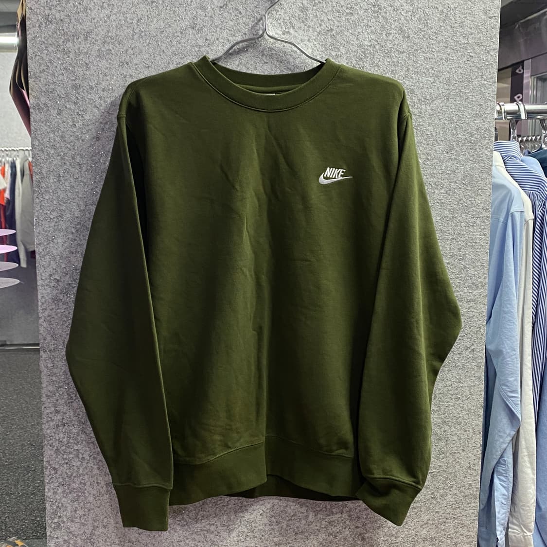 나이키 신형 퓨추라 스웻 셔츠 카키 B3023 상품이미지2