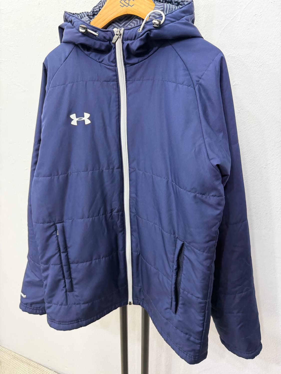정품) 언더아머 남성 패딩 M  상품이미지3