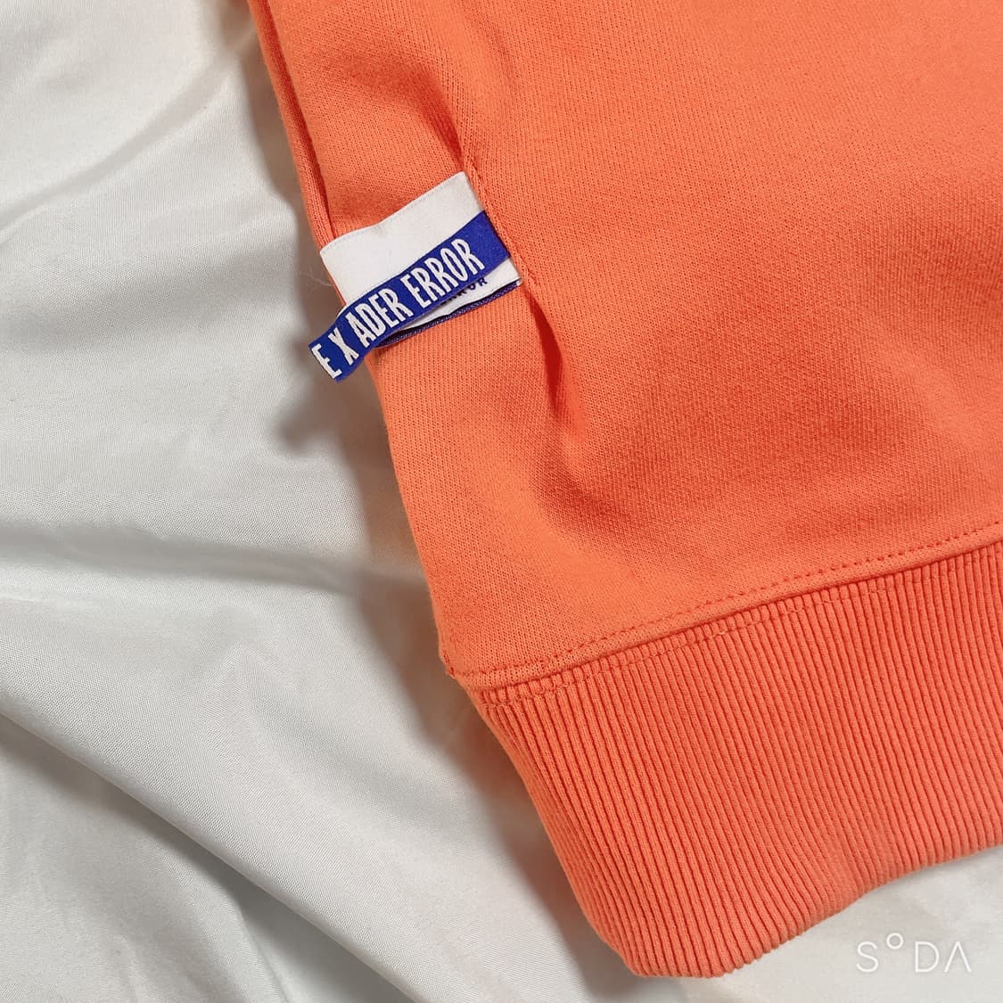 아더에러 메종키츠네 오렌지 맨투맨 상품이미지6