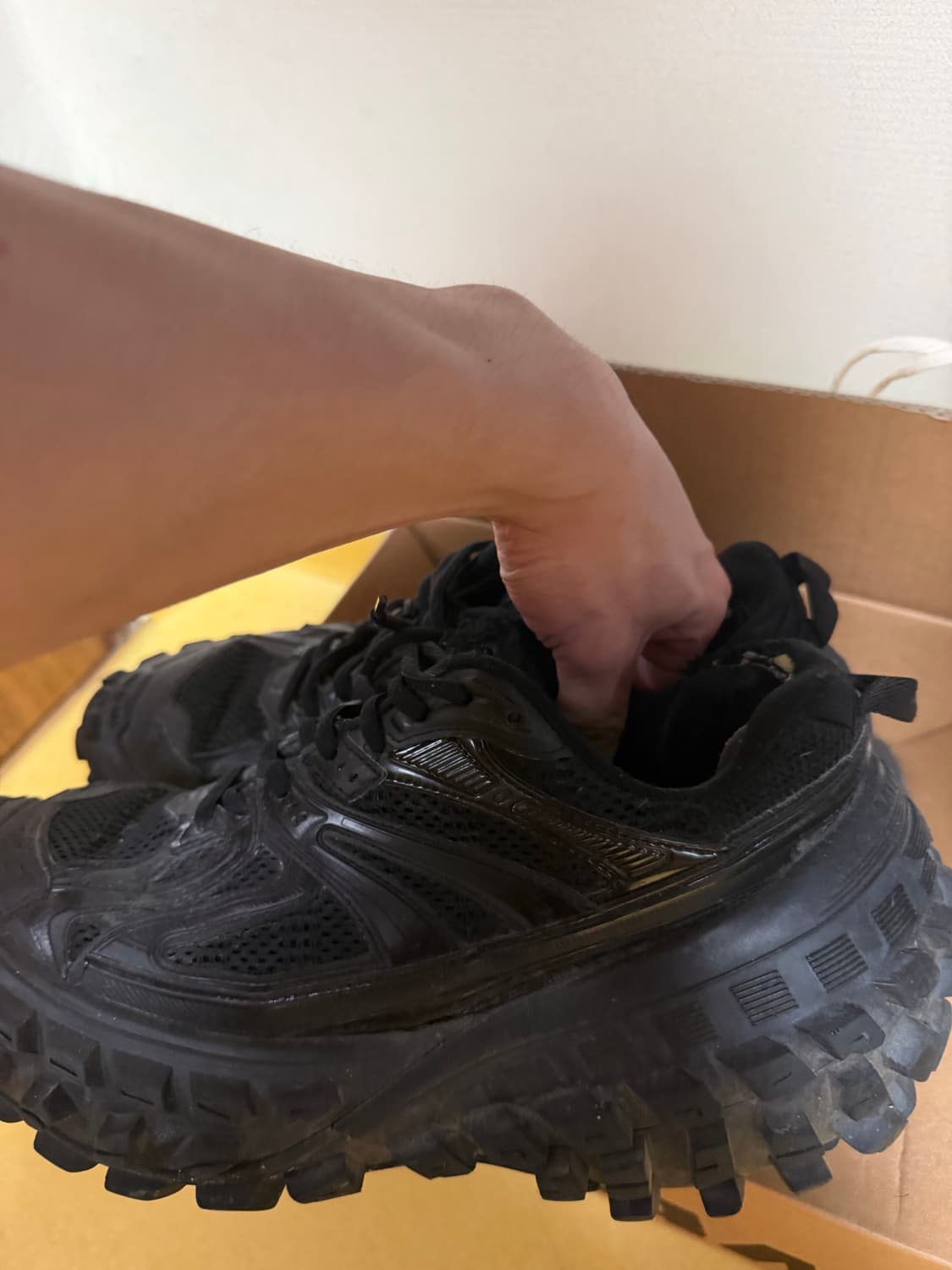 발렌시아가 디펜더 42 상품이미지7