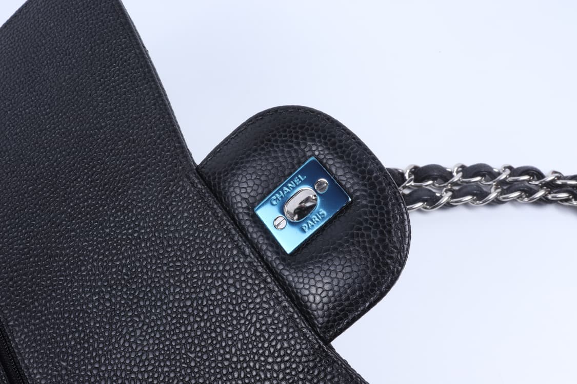 샤넬 클래식 캐비어 블랙 라지 은장 A58600 상품이미지8