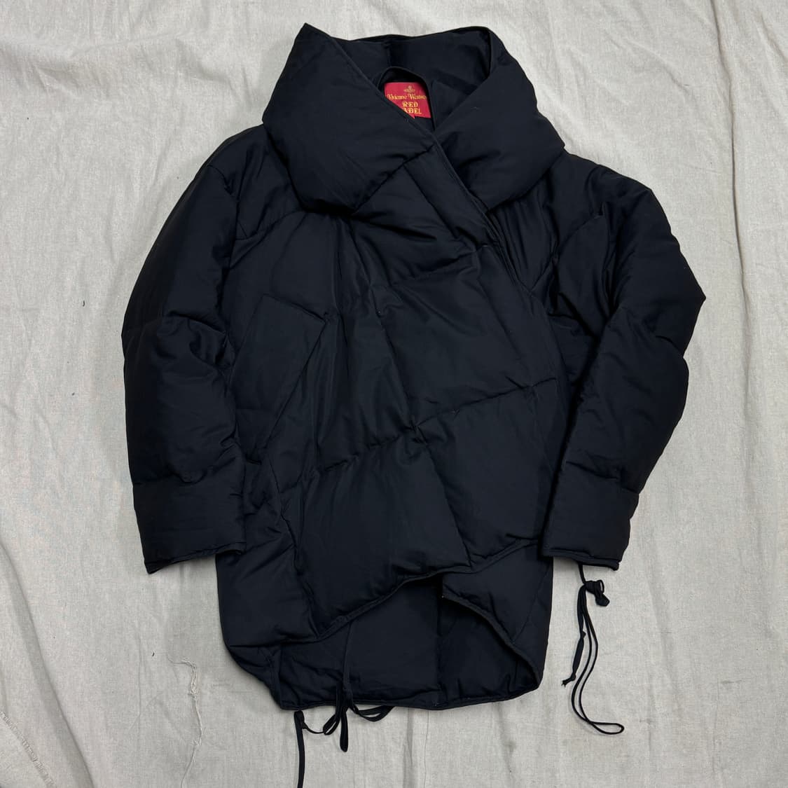 비비안웨스트우드 레드라벨 언발 김다울 패딩 2 상품이미지3