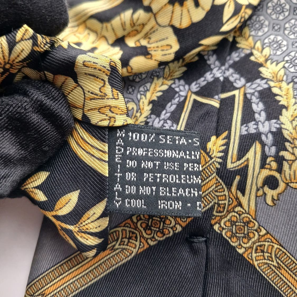 지안니 베르사체 실크 바로크 패턴 넥타이 9.5cm B등급 A18725
 상품이미지10